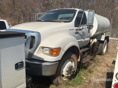 2007 Ford F-750 XL XL 2000 gal 4x2 Water Truck (Inoperable)