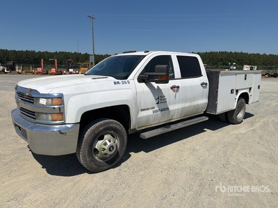 2015 Chevrolet Silverado 3500HD 4x4 Crew Cab Utility Truck