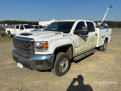 2018 GMC Sierra 2500HD 4x4 Crew Cab Utility Truck