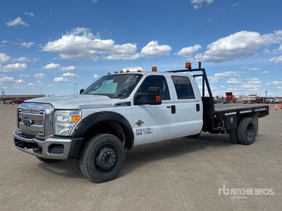 2014 Ford F-550 XLT 4x4 Crew Cab 平台トラック
