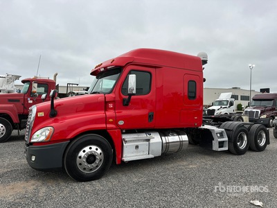 2019 Freightliner Cascadia 125 6x4 T/A Slaapcabine Trekker