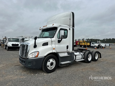 2017 Freightliner Cascadia 113 6x4 T/A Day Cab Truck Tractor