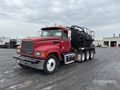 2013 Mack CHU613 Pinnicle 8x4 Vacuum Tanker Truck