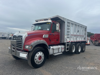 2013 Mack GU813 8x4 Tri/A-kiepwagen