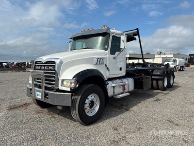 2013 Mack GU713 6x4 Roll-Off Truck
