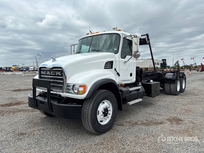 2007 Mack CV713 6x4 Roll-Off Truck
