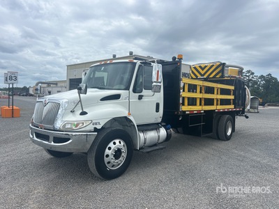 2018 International 4300 Durastar 4x2 S/A Attenuator Truck
