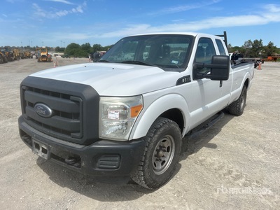 2013 Ford F-250 XL 4x2 Extended Cab Pickup