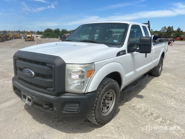 2013 Ford F-250 XL 4x2 Extended Cab Pickup