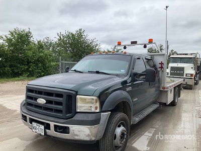 2007 Ford F-450 4x2 Crew Cab Flatbed Truck