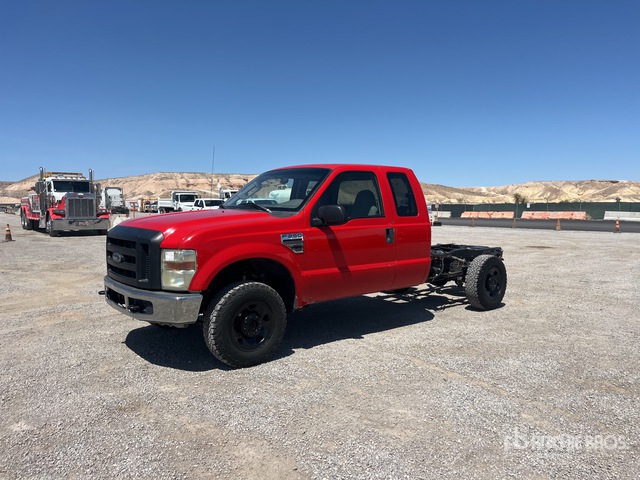 2008 Ford F-250 XL 4x4 Extended Cab Cab and Chassis