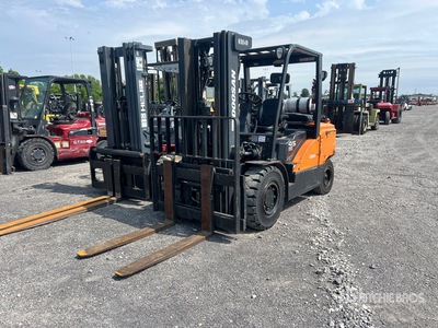 Doosan G45S-7 8700 lb Pneumatic Tire Forklift