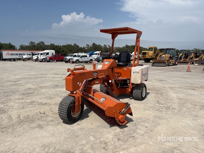 2001 Broce BB-250-BT Barredora