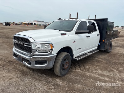 2020 Ram 3500 4x4 Crew Cab Flatbed Truck