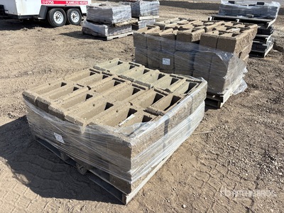 Quantity of Allan Block 16 in Corners Sand حجر