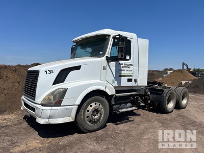 2009 Volvo VNL 6x4 T/A Day Cab Truck Tractor