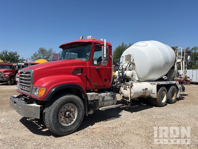 2005 Mack CV713 8x4 Beton-Fahrmischer
