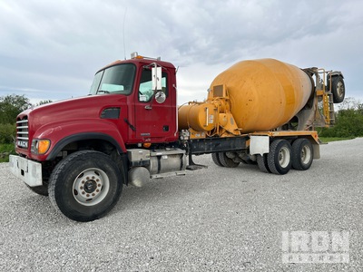 2006 Mack CV513 8x4 Mixer Truck