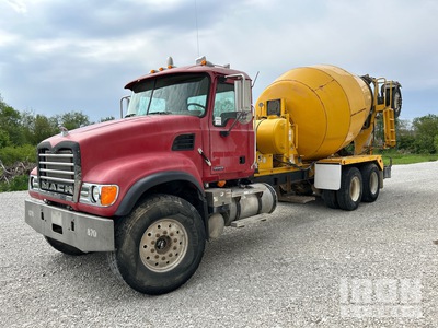 2007 Mack CV513 8x4 Beton-Fahrmischer