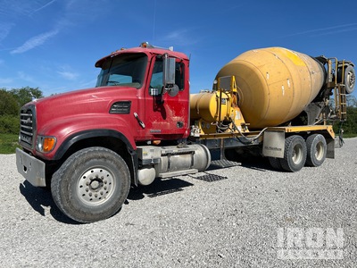 2007 Mack CV513 8x4 Mixer Truck