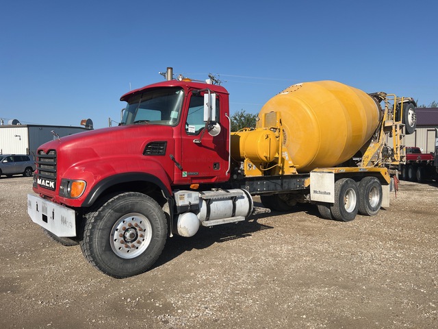 2007 Mack Granite 8x4 Mixer Truck