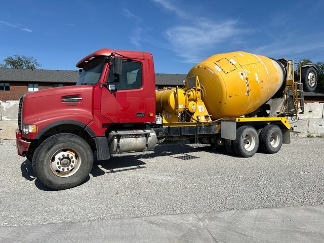2007 Volvo VHD64F 8x4 Mixer Truck 2007 Volvo VHD64F 8x4 Mixer Truck