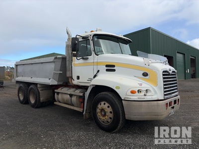2003 Mack CX688RS Vision 6x4 T/A Camión dumper
