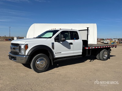 2019 Ford F-550 4x4 Extended Cab Flatbed Truck