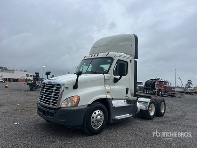 2016 Freightliner Cascadia 125 6x4 T/A Day Cab Truck Tractor