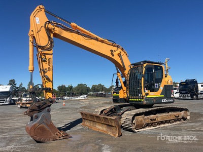 2018 Hyundai Robex 235LCR-9 Excavadora de Cadenas