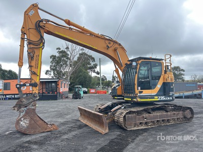 2017 Hyundai Robex 235LCR-9 Tracked Excavator
