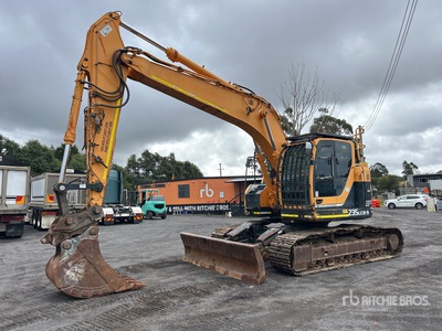2017 Hyundai Robex 235LC-9 Tracked Excavator