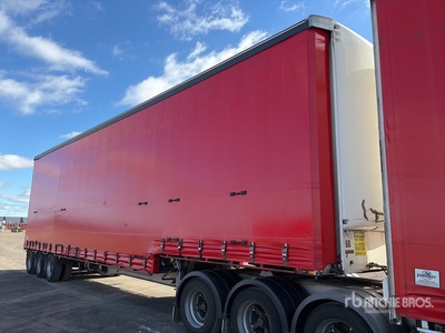 2001 MaxiTrans 12.9 m Tri/A Step Deck Remorque pour rideaux latéraux