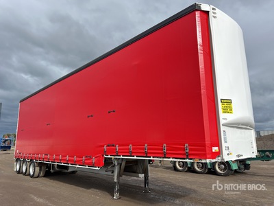 2001 MaxiTrans 13 m Tri/A Step Deck Curtain Side Trailer
