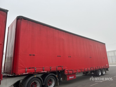 2004 MaxiTrans 12.9 m Bogie/A Step Deck Curtain Side Trailer