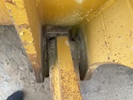 Chassis with Clavijas del cangilón al brazo elevador