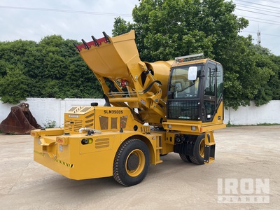2026 XCMG SLM3500S 4x2 Front Discharge Mixer Truck