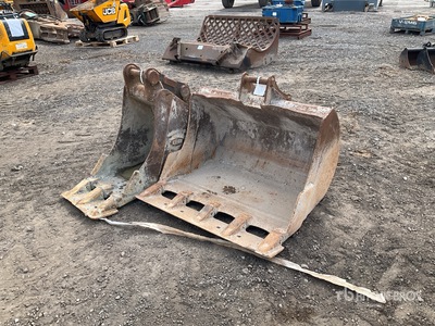Quantity of (2) Digging 1030mm (45mm pin), 420mm (50mm pin) Baggerlöffel
