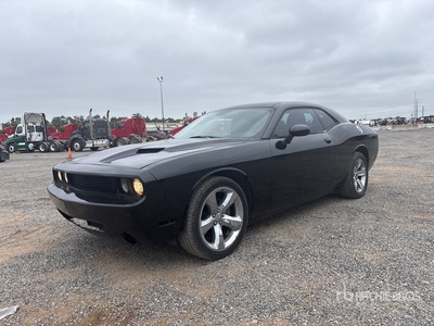 2015 Dodge Charger SXT Automobile