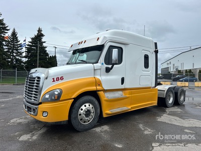 2018 Freightliner Cascadia 125 6x4 T/A Sleeper Truck Tractor
