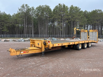 2005 BWS SPBLT 25 ton 30 ft Tri/A Remolque Portamaquinaria