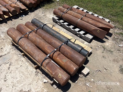 Quantity of (2) Pallets of Hydraulic Hammer Components Parti varie