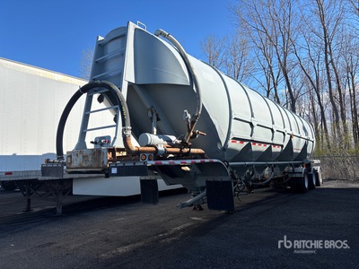 1987 Fruehauf Tri/A Pneumatic Bulk Trailer