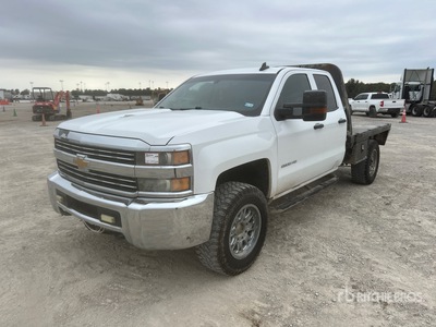 2015 Chevrolet Silverado 2500HD 4x4 Crew Cab Camion à Plateau