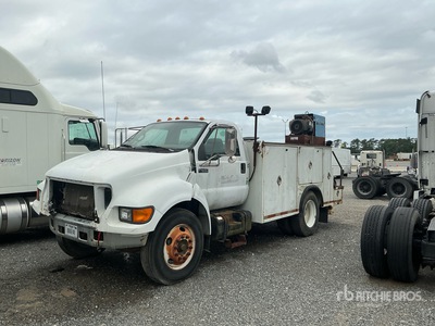 2000 Ford F-650 4x2 Service Truck
