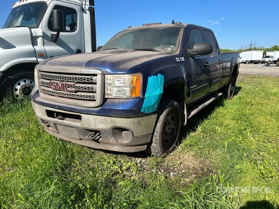 2014 GMC Sierra 2500HD 4x4 Crew Cab Pickup