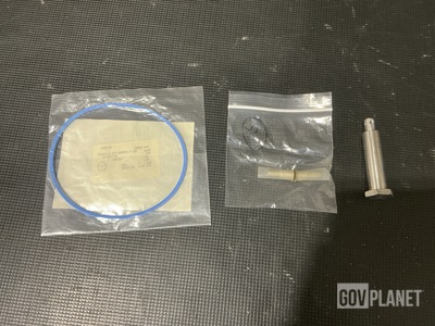 (5) Gaskets, (377) Pin-Rivets, (7) Bolts & Assorted Items