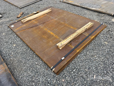 Quantity of (2) Kit Containers 6 ft x 8 ft (0.625 in Thick) Road ألواح الصلب (Unused)
