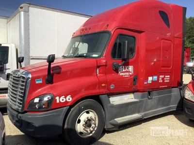 2017 Freightliner Cascadia 125 6x4 T/A Sleeper Truck Tractor