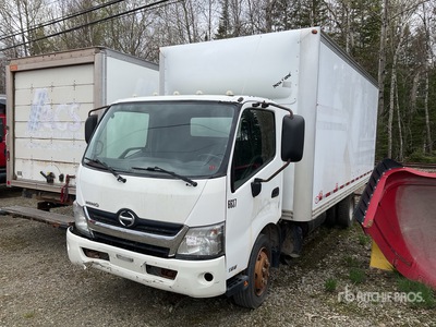 2016 Hino 195 4x2 Van Truck